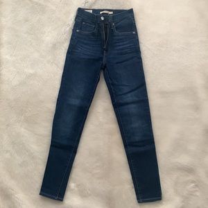 Levi’s Mile High Super Skinny